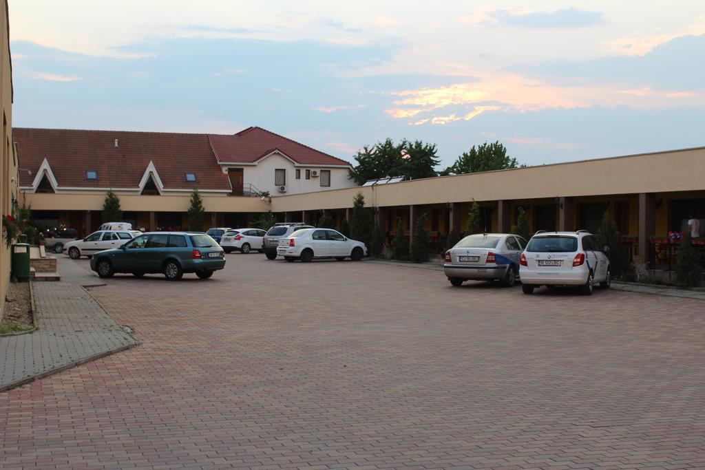 Motel Select Máréfalva Kültér fotó